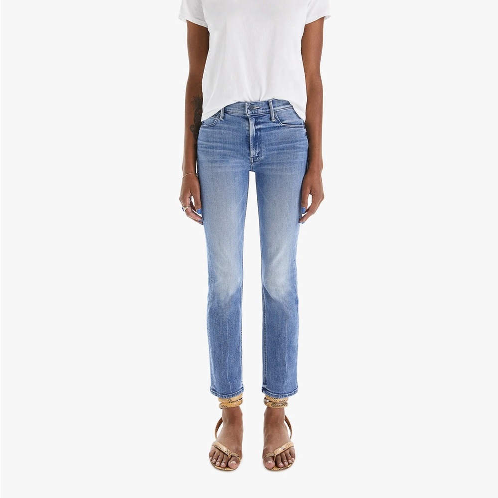 Mother mid rise straight leg jeans size 26
Hits at the ankle - 27.5”